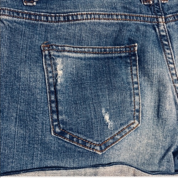 Forever 21 Distressed Denim Shorts Size 27 - Picture 6 of 6